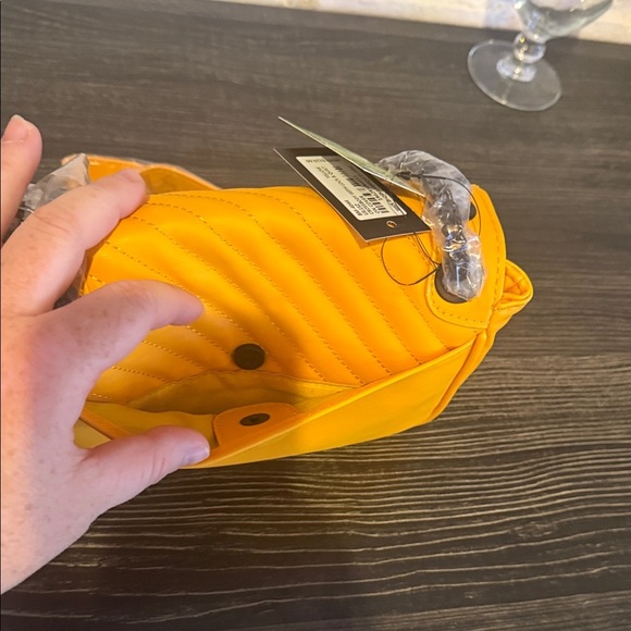 Badgley Mischka Mustard Quilted Crossbody Bag - Picture 6 of 9